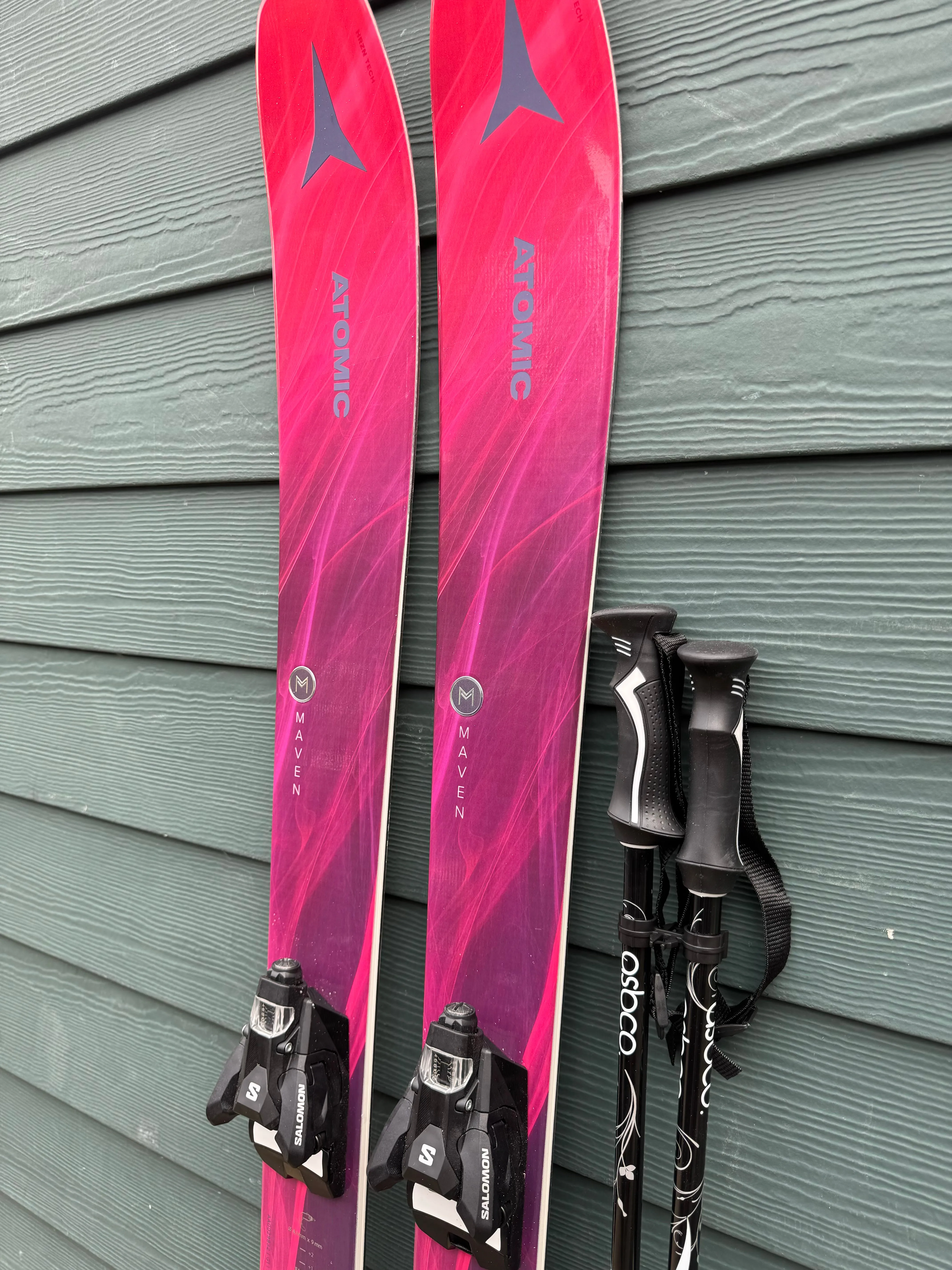 Atomic Maven 93C Womens Skis 2024 with Salomon Strive 12 Bindings Ski Package