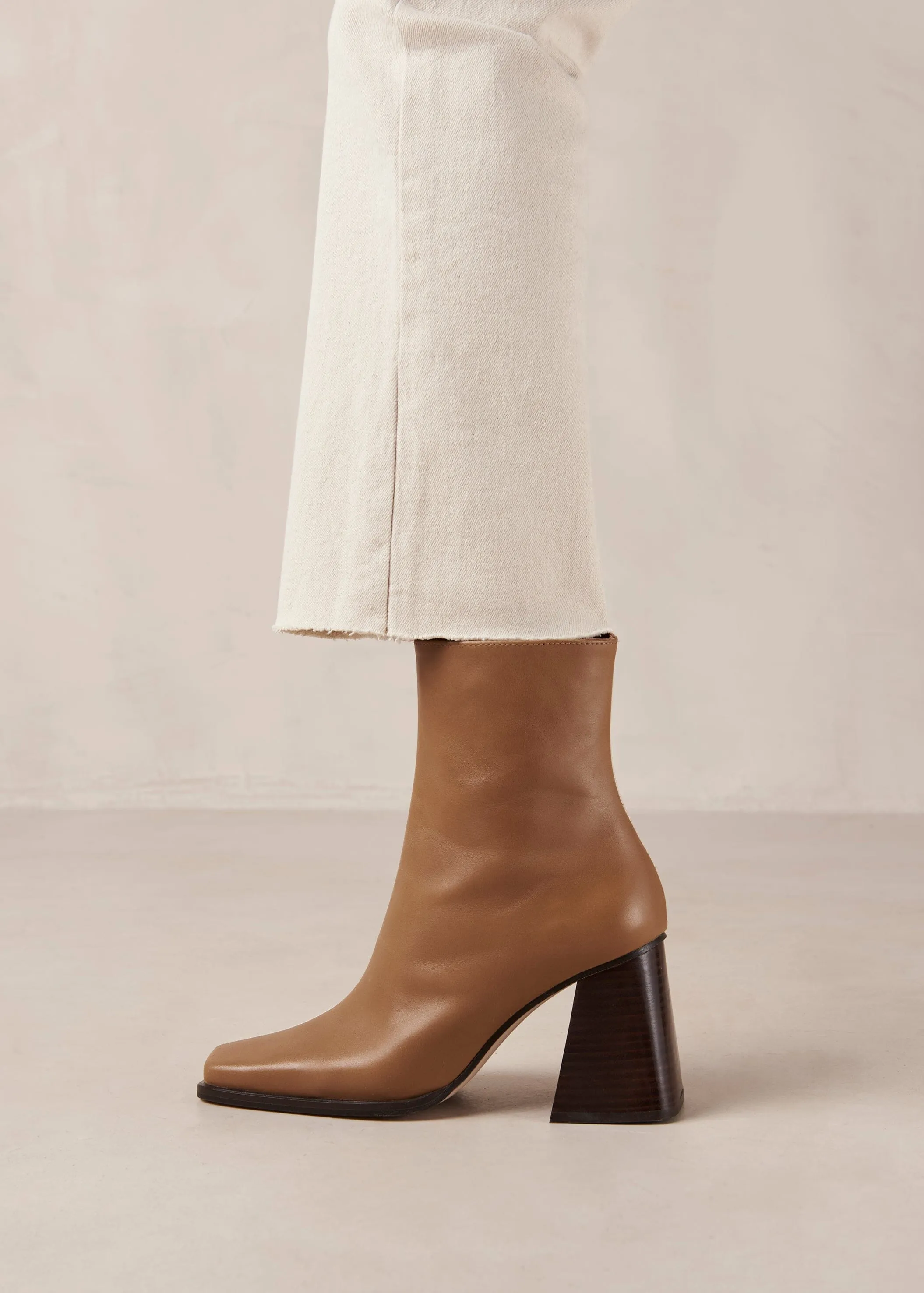 South Bicolor Camel Beige Leather Ankle Boots