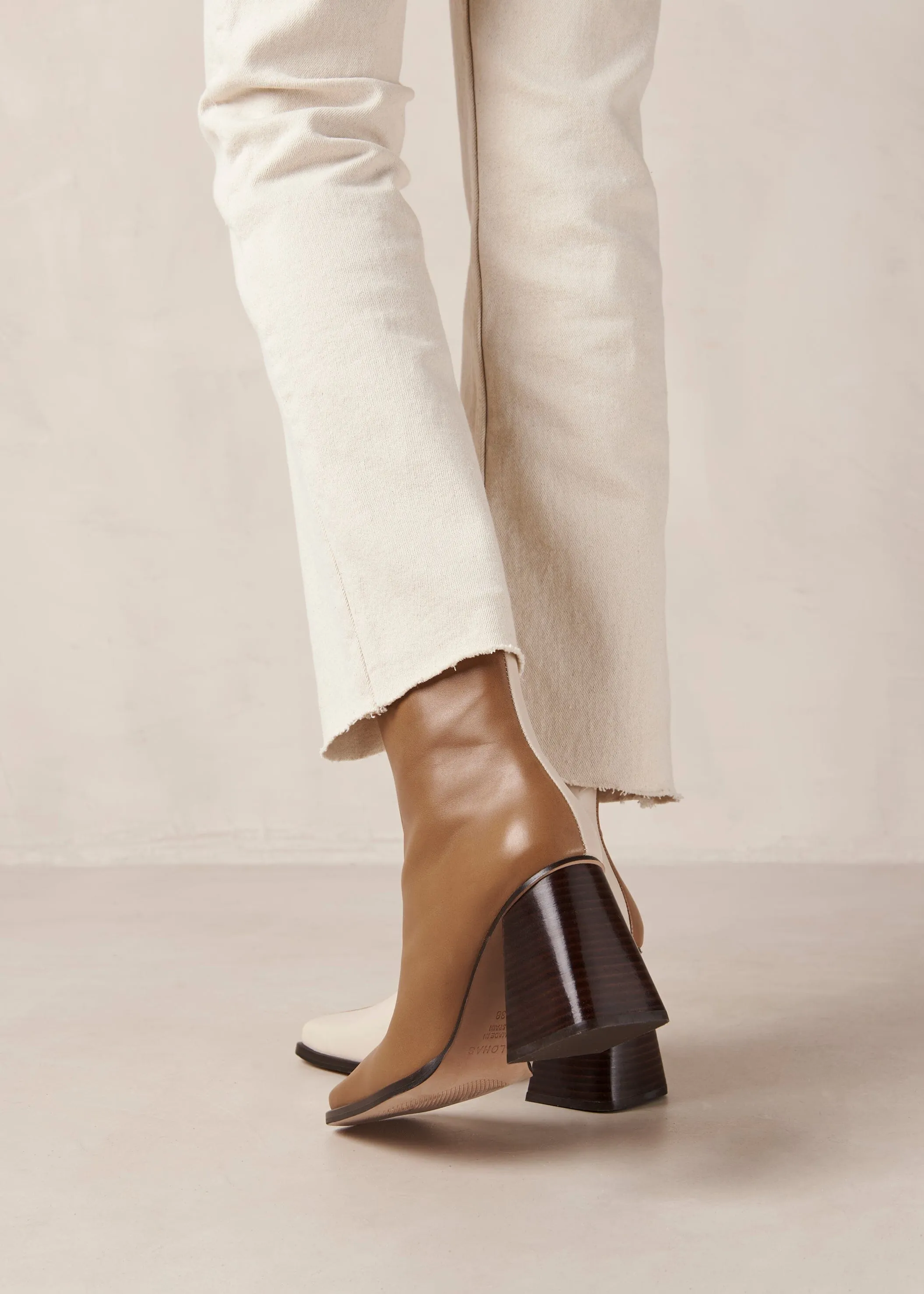 South Bicolor Camel Beige Leather Ankle Boots